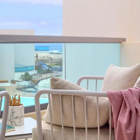 Luxury El Apartment
