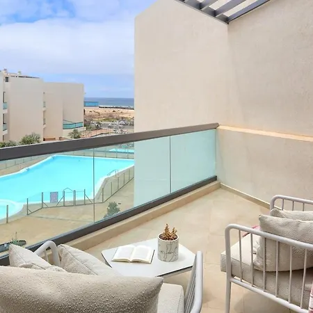 Luxury El Apartment